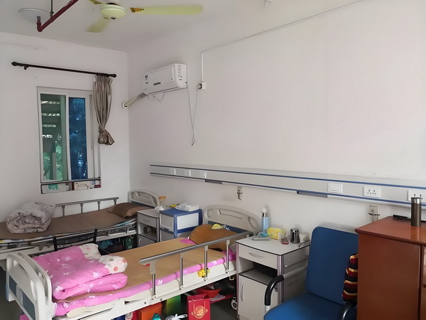 大专入深户要什么条件_董璇失去的口碑，竟然被自己9岁的女儿挽回了 想借打开的家门情敌之手警察